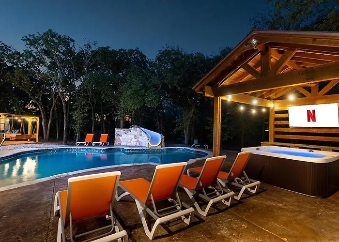 Pool Sim Pickleball Mini Golf Sleeps 24 Holiday home Fort Worth