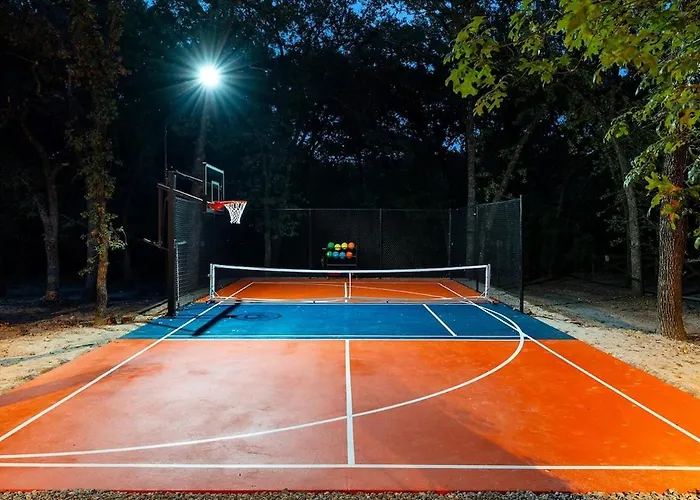 Pool Sim Pickleball Mini Golf Sleeps 24 Holiday home *