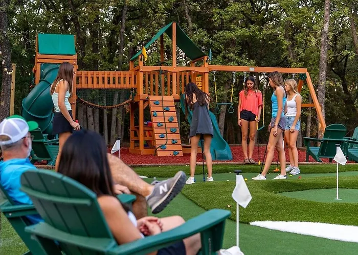 Holiday home Pool Sim Pickleball Mini Golf Sleeps 24